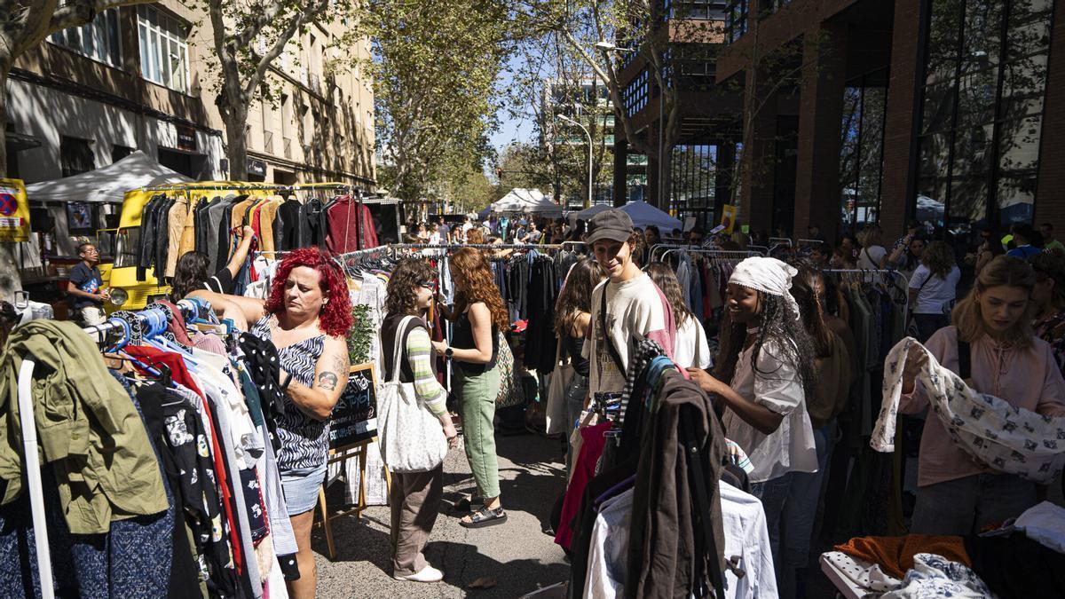 Mercadillo Circular Street Market Poblenou en Mecal Factory en Barcelona.