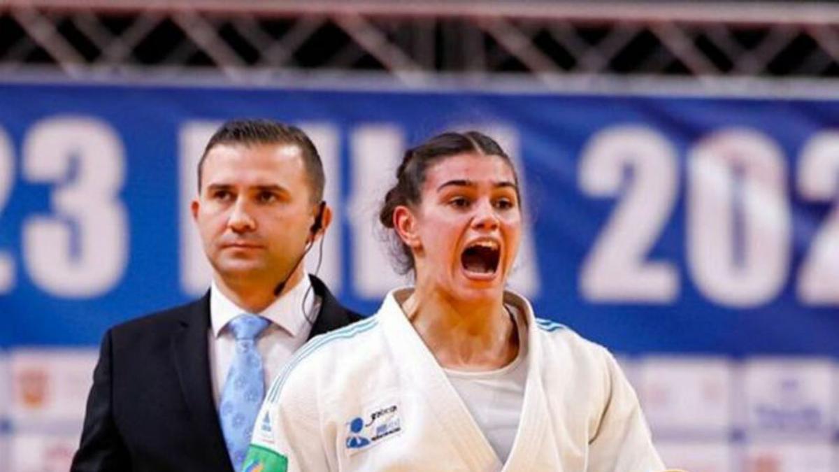 Laura Vázquez.