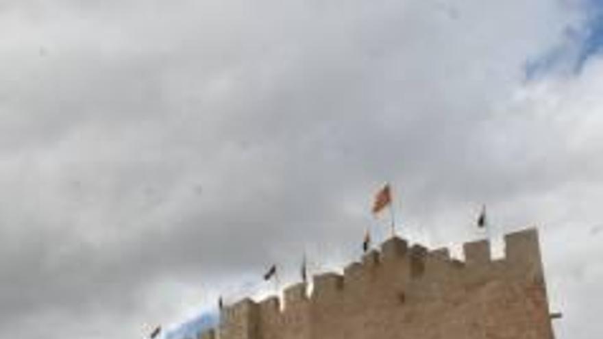 El Castillo de Petrer celebra una jornada de puertas abiertas