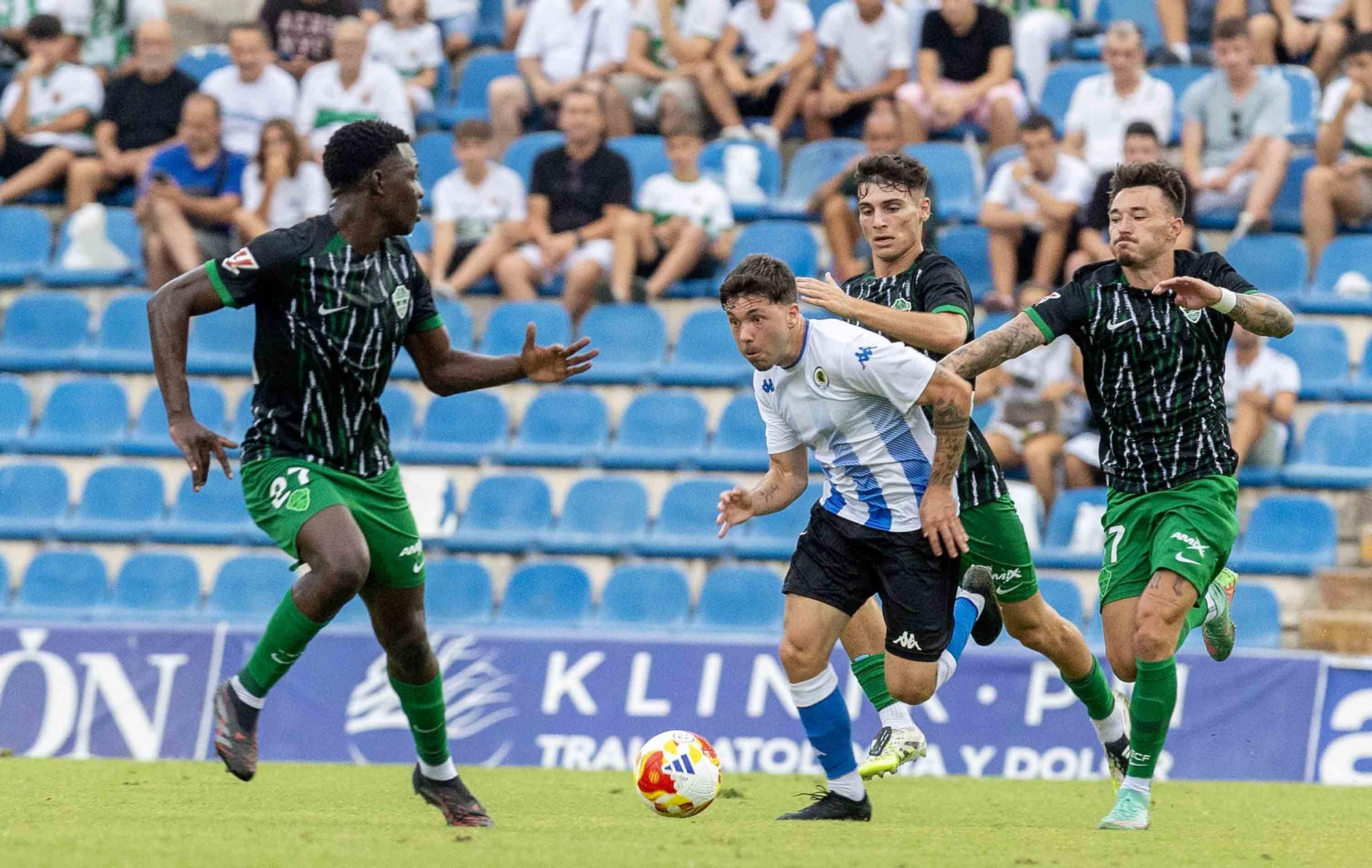 El Hércules se impone 2-0 al Elche en un derbi de nivel en el Rico Pérez