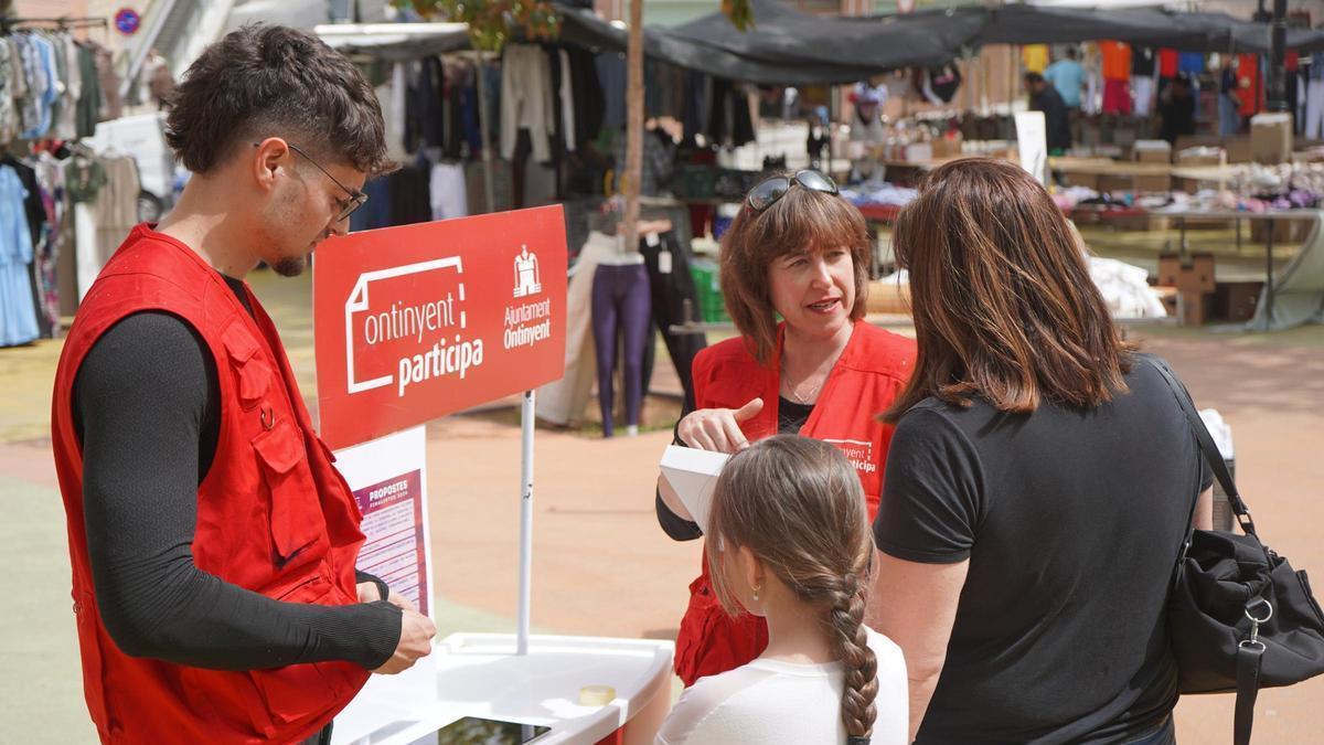 Puesto de Ontinyent Participa en el mercado de la localidad.