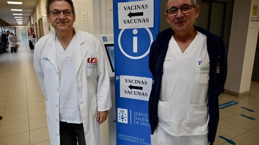 El médico Luis Fransi y el coordinador de enfermería Evaristo Cuerdo, en Lérez. | Rafa Vázquez