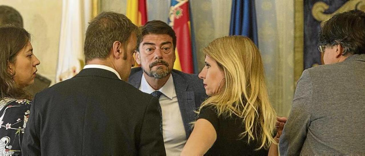 Los actuales líderes políticos en el Ayuntamiento: Giraldo (Cs), Bellido (Compromís), Barcala (PP), Montesinos (PSOE) y Pavón (Guanyar).