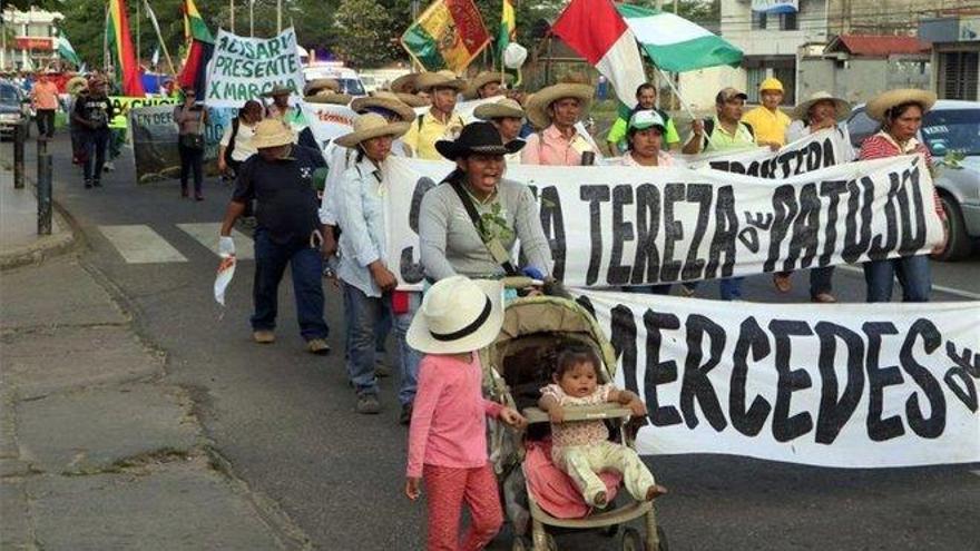 Los indígenas bolivianos redoblan sus protestas contra los incendios forestales