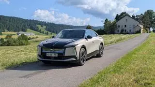 El DS Nº8 eléctrico te invita a viajar por carretera