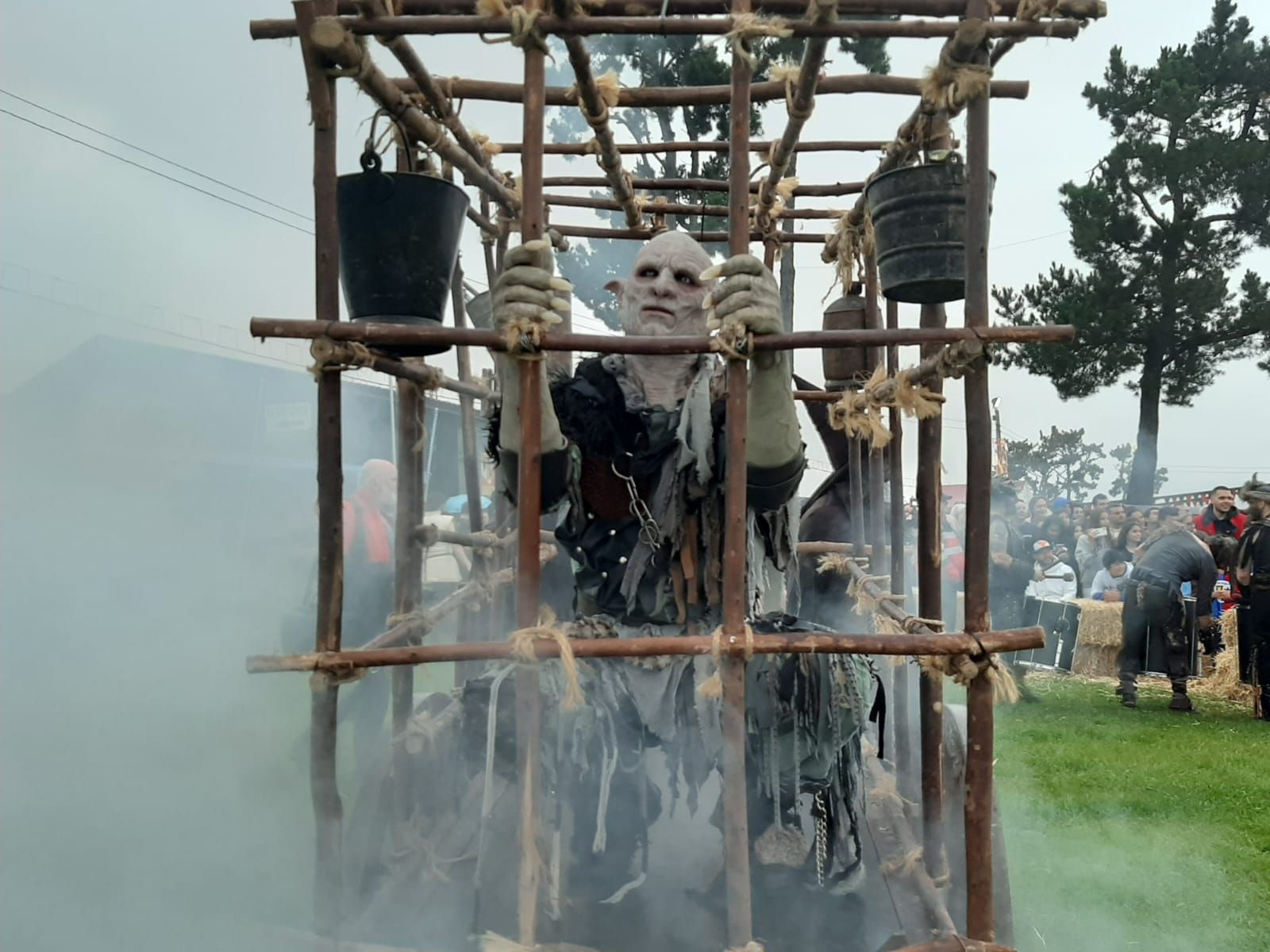 Lleno por Exconxuraos en Llanera: grandes y pequeños disfrutan de la gran fiesta del verano en el concejo