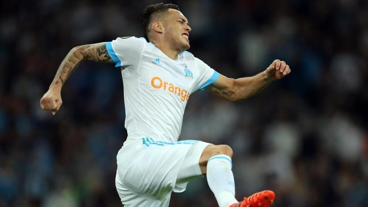 Ocampos celebra uno de sus tres goles