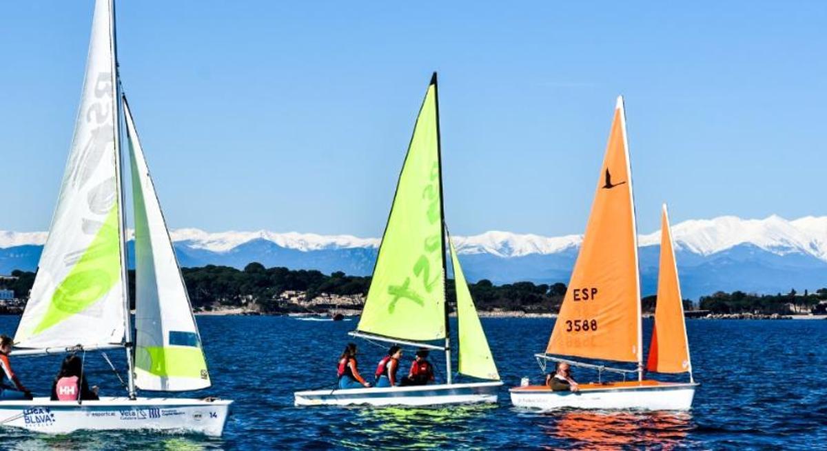 Sessions de vela escolar al Club Nàutic l'Escala.