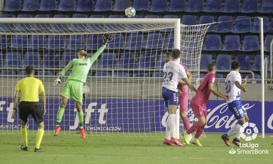 Partido del Tenerife y el Málaga CF de la Liga SmartBank.