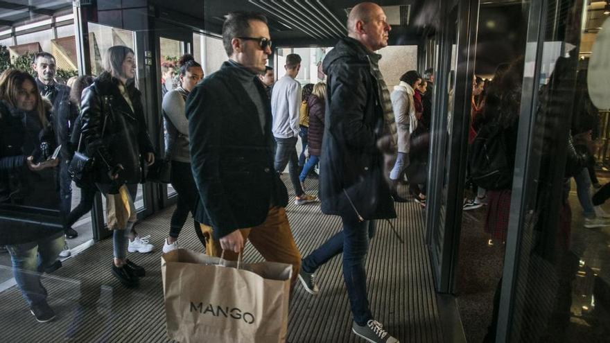 Apertura de comercios en Semana Santa: estos son los días festivos que abren los establecimientos de Asturias