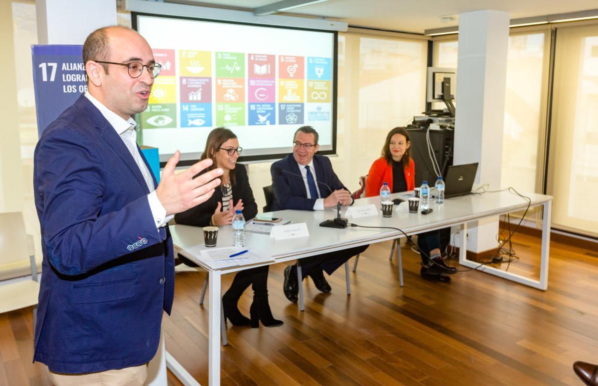 La Red Española de Desarrollo Sostenible presenta en Benidorm su guía para el turismo