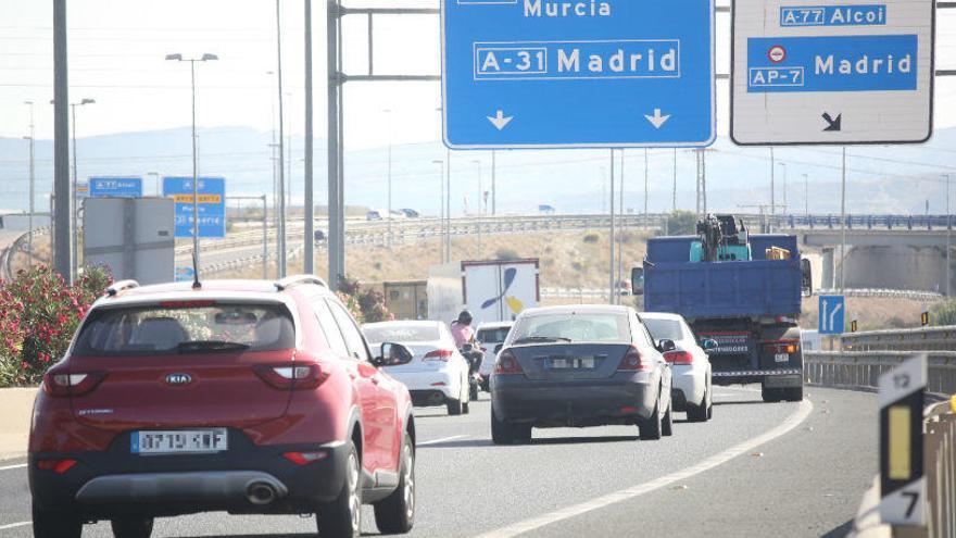 El macropuente Constitución-Inmaculada saca 870.000 vehículos a las carreteras de la provincia de Alicante