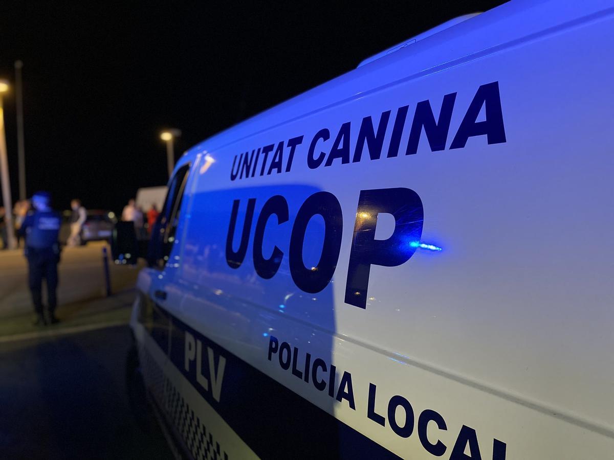 Una patrulla de la unidad canina de la Policía Local de València.