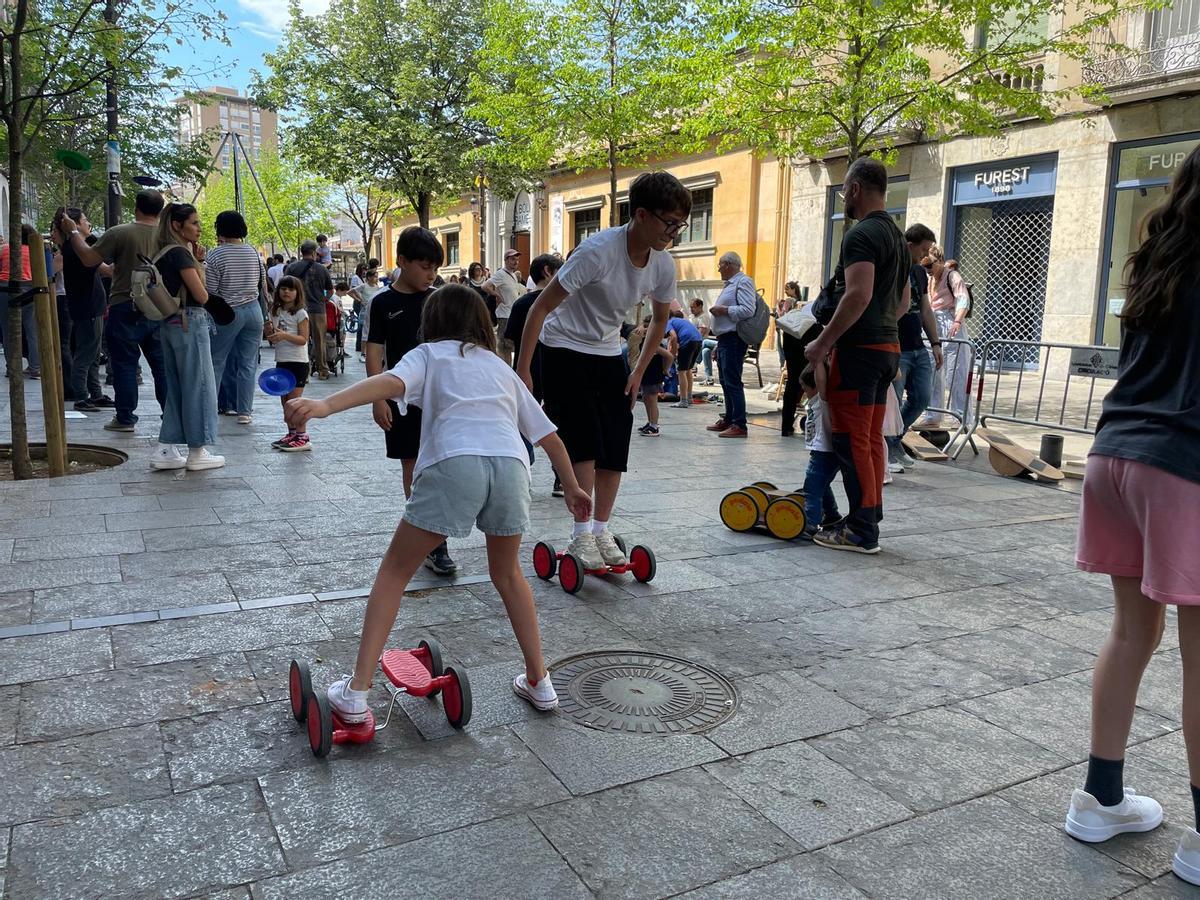 Diumenge de circ i música a la Rambla per les Festes de Primavera