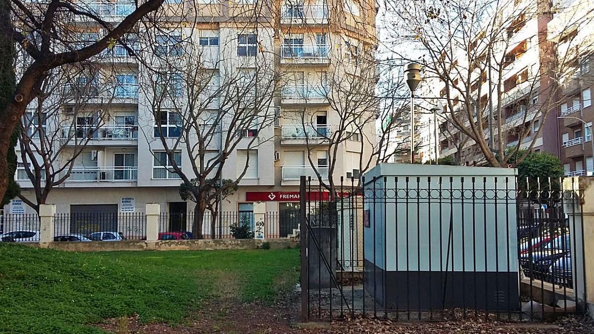 En zona verde La estación medidora de Gandia, en el parque de Sant Pere | LEVANTE-EMV