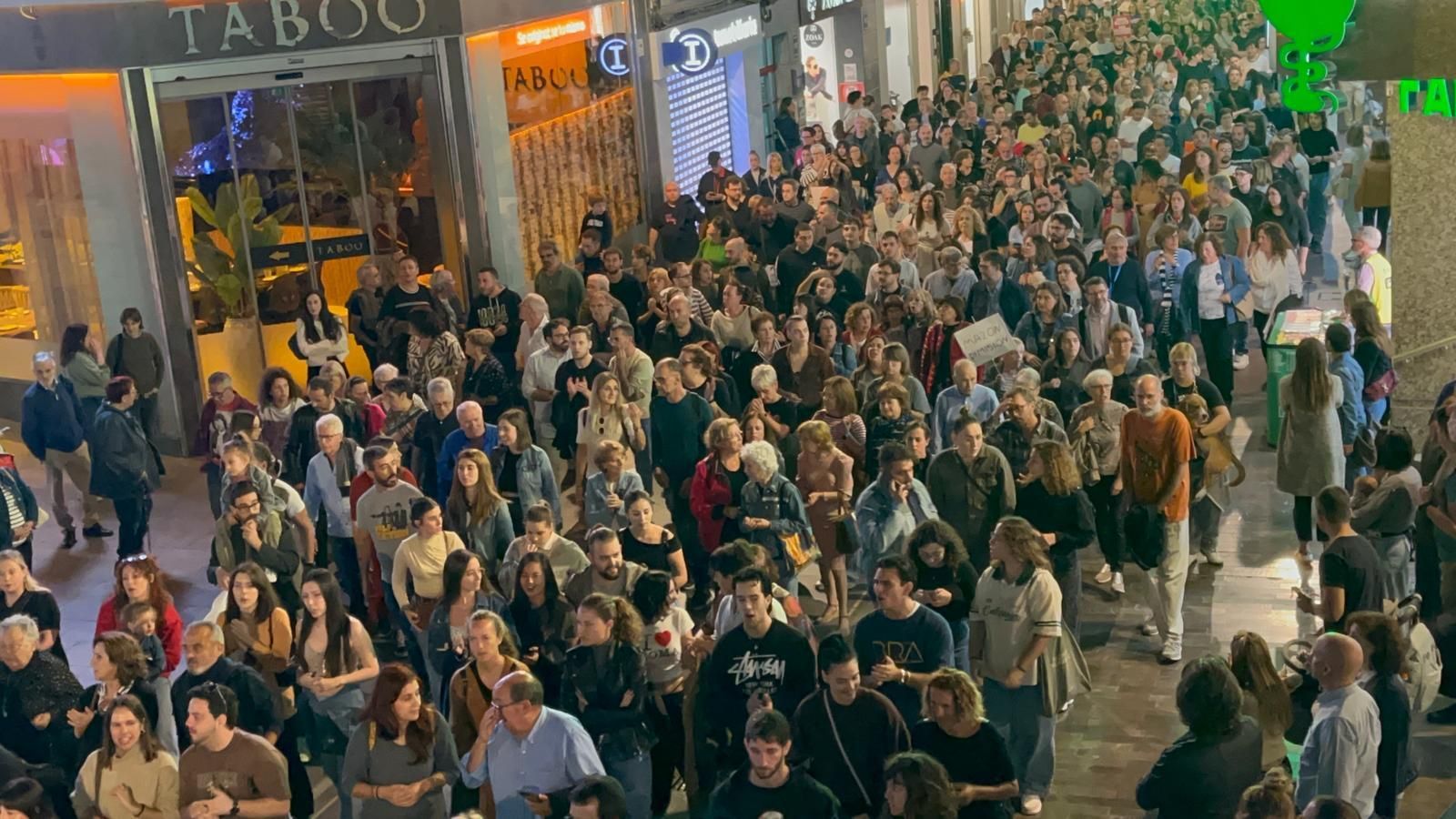 Elche muestra su indignación con la gestión de la DANA en la Comunidad Valenciana