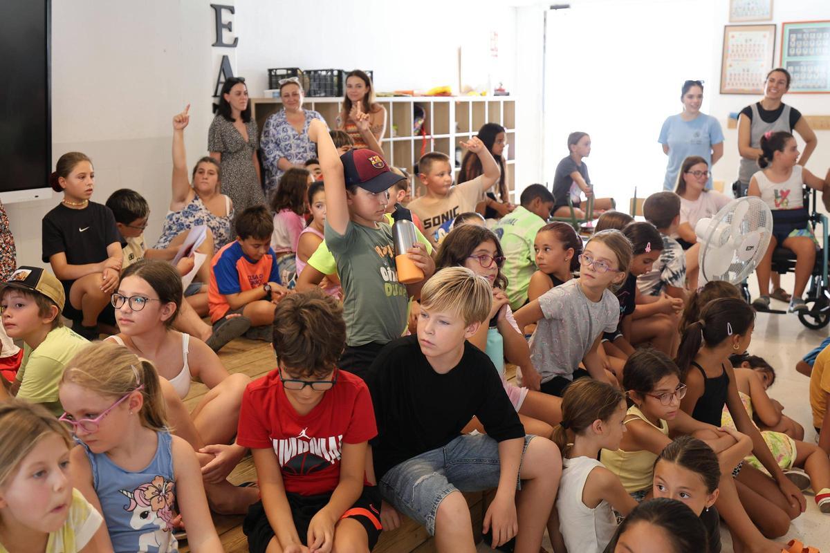 Aquí están todas las fotos de la convivencia entre niños y usuarios del centro de día de Can Raspalls