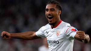 Sevilla - Manchester United: El gol de Badé