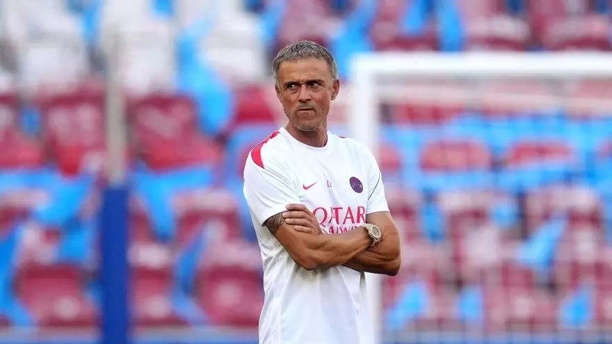 Luis Enrique responde a Mourinho: "Debería ganarlo un jugador del Paris Saint-Germain"
