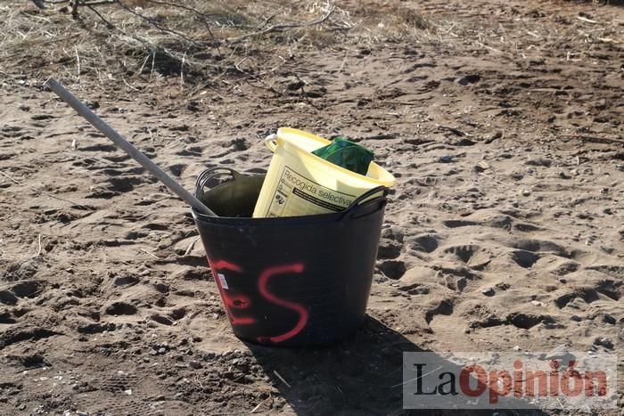 SOS Mar Menor retira dos toneladas de basura