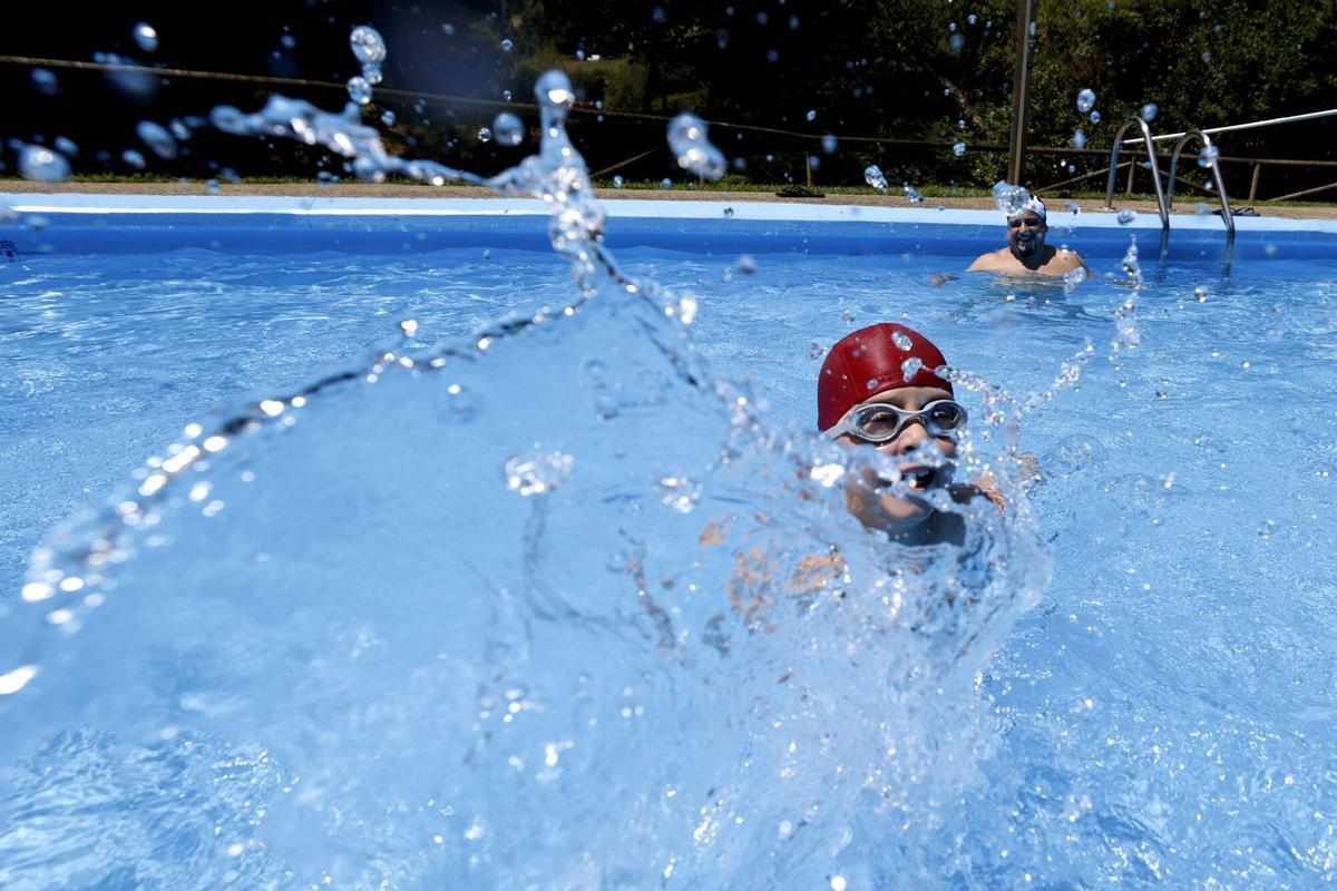 Reportaje de verano de las piscinas de Illas