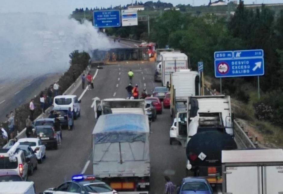 Accidente en la A-7 en Moncada y retenciones kilométricas