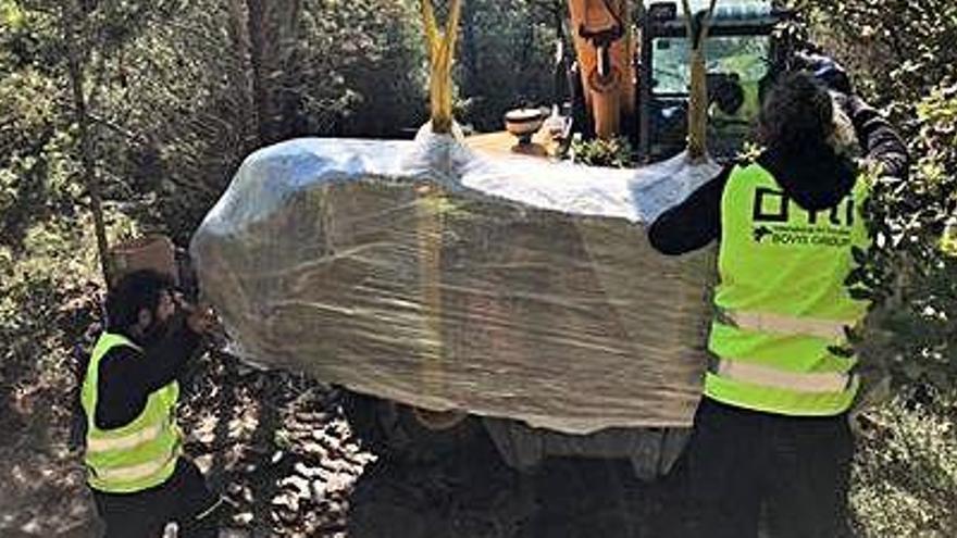 Trasllat d&#039;un dels menhirs l&#039;octubre del 2018