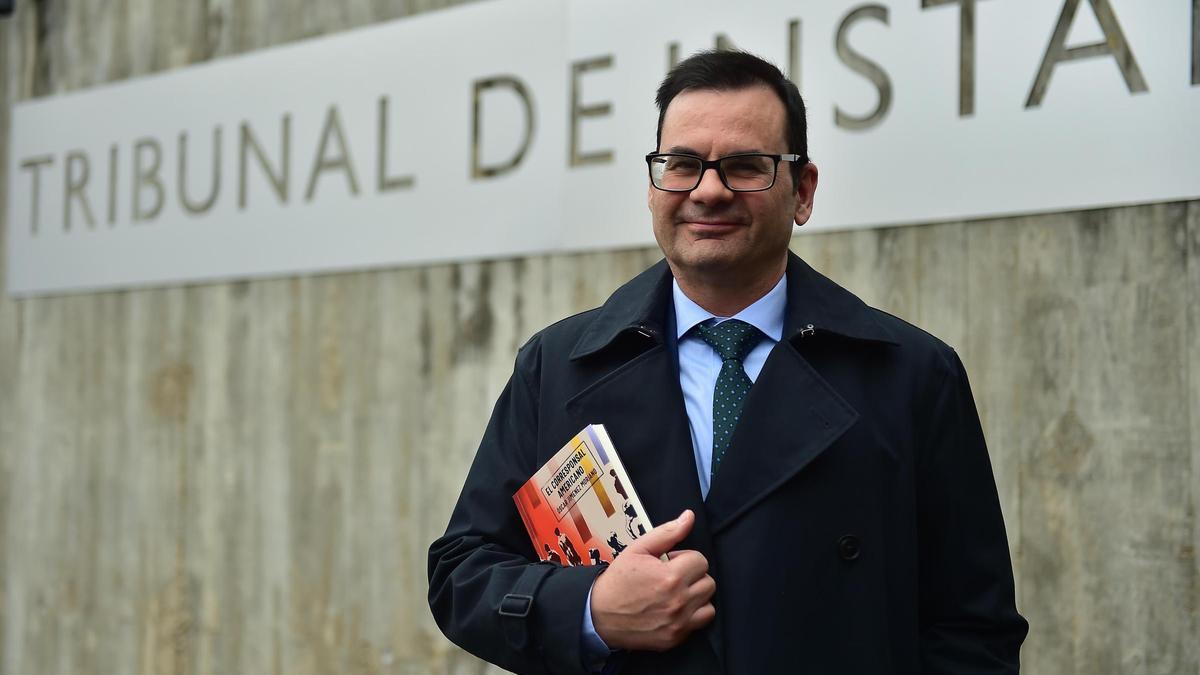 Un millar de extremeños, acogidos por el 'Schindler' portugués: lo cuenta el juez de Plasencia Óscar Jiménez en su nuevo libro.