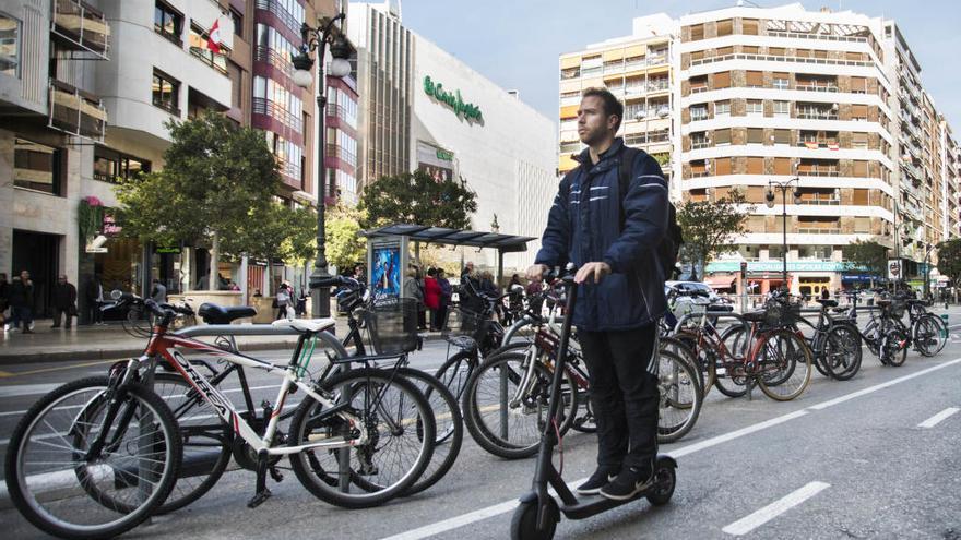 Los &#039;aparcabicis&#039; a pie de calle llegan a València