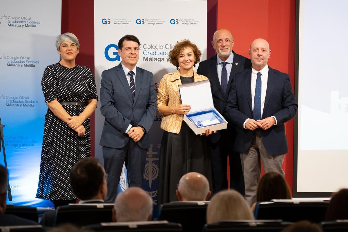 El Colegio de Graduados reconoció la labor de destacadas entidades y personalidades en el ámbito social y cultural de Málaga: