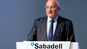 Sabadell bank’s Executive Chairman Josep Oliu delivers a speech during the annual shareholder meeting in Alicante, Spain, April 19, 2018. REUTERS/Heino Kalis