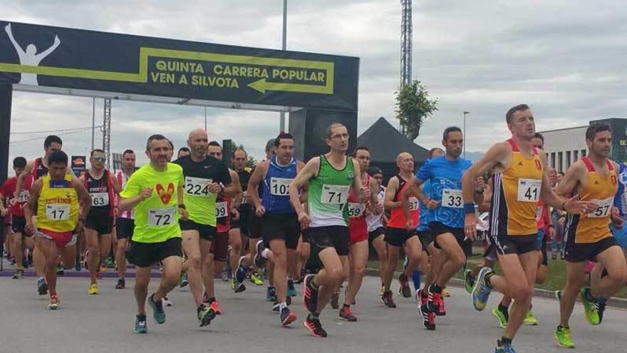 La salida de la carrera en el polígono de Silvota.