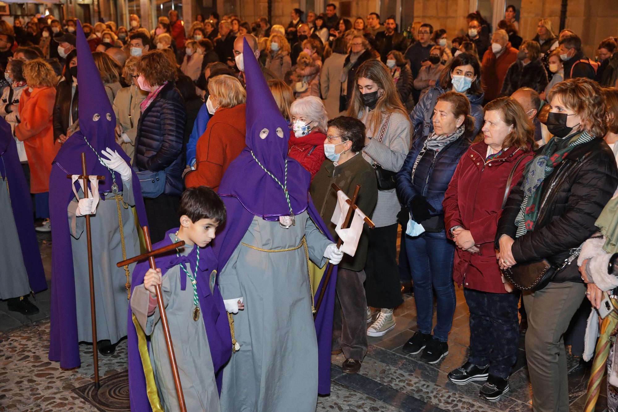 En imágenes: procesión del Miércoles Santo en Gijón