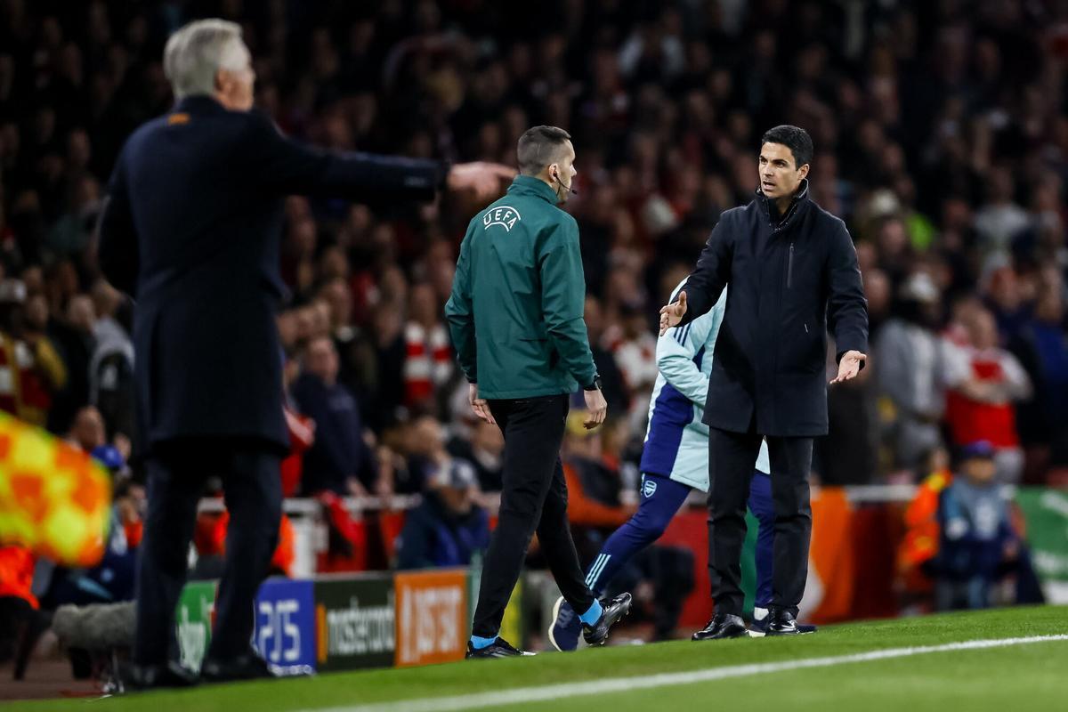 Arteta le ganó la partida claramente a Carlo Ancelotti