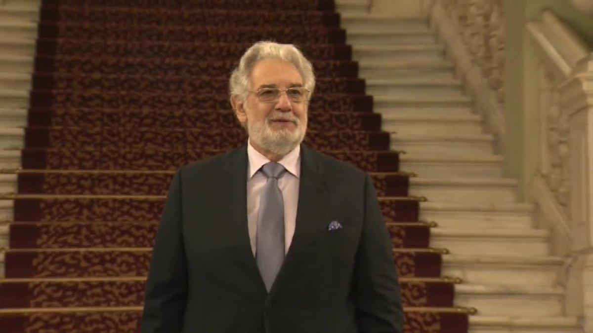 Plácido Domingo dimite como director general de la opera de Los Ángeles