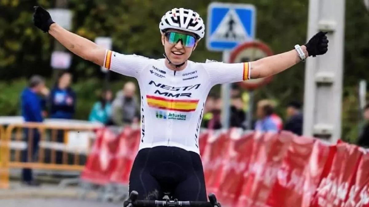 La ciclista ontinyentina Sofía Rodríguez.