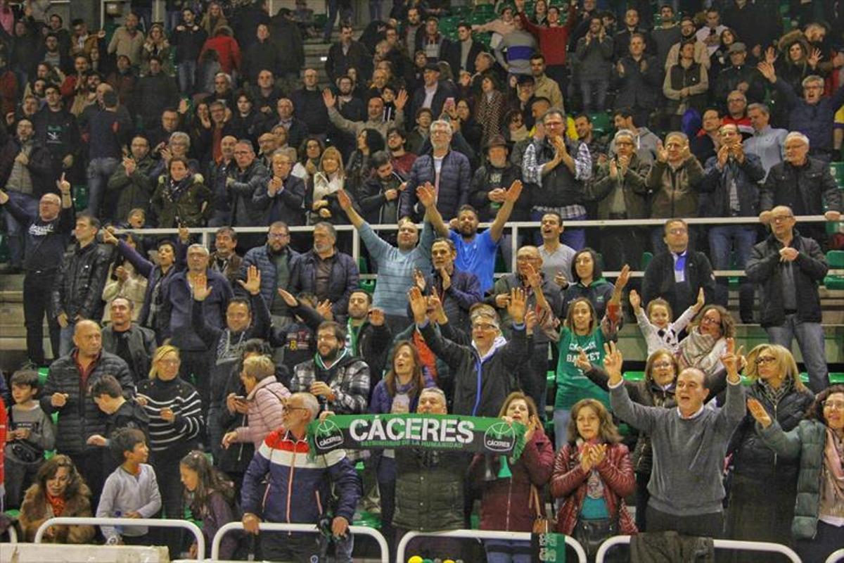 A la espera los bollitos de la madre de Jorge Bilbao