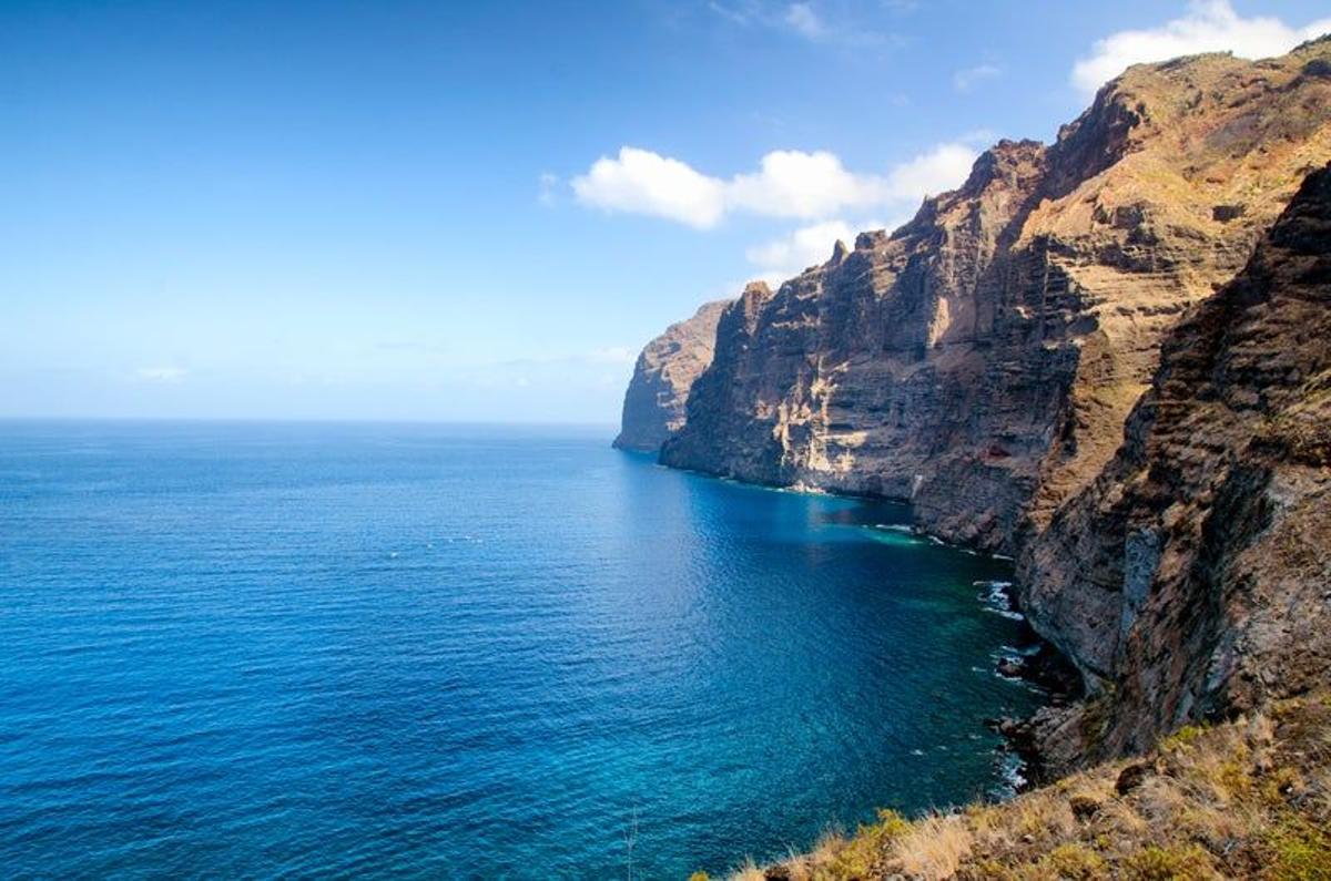 Sobre Los Gigantes en helicóptero (Tenerife)