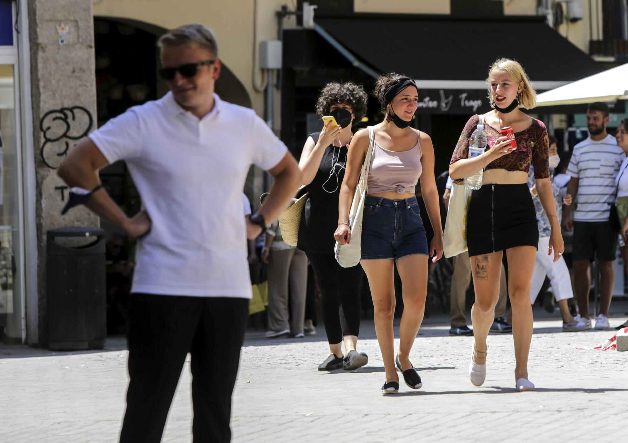 Valencia no se quita la mascarilla en plena calle