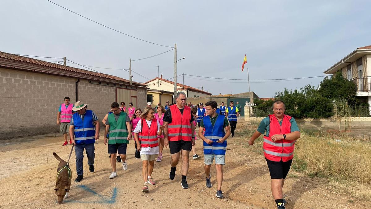 Paseo solidario en Villalazán.