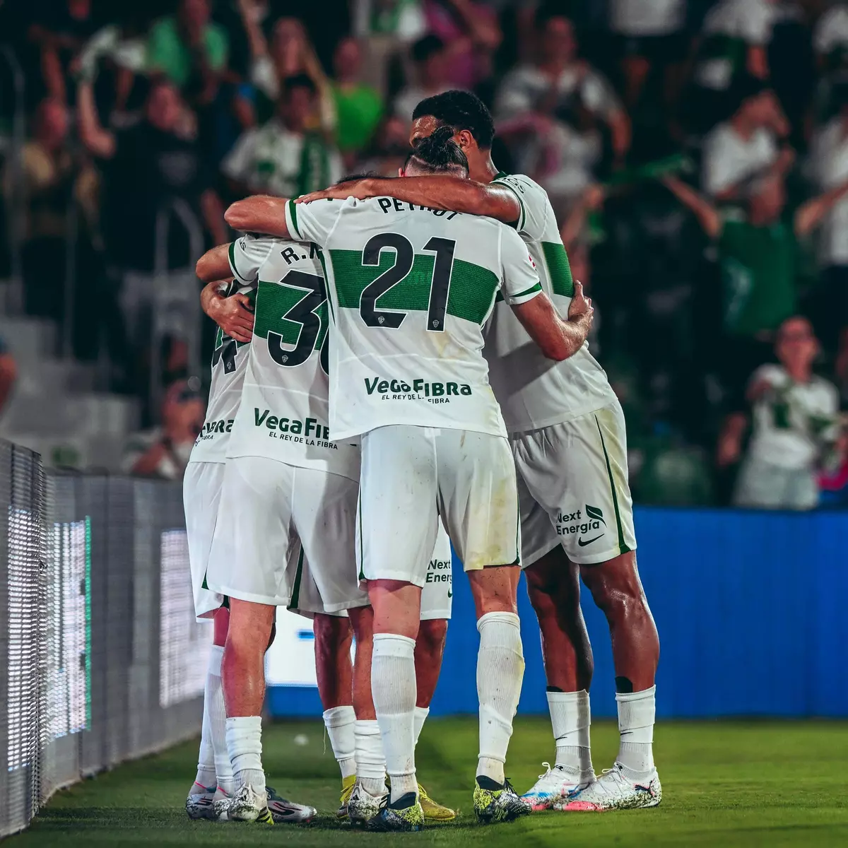 ¿Cuáles son los dorsales del Elche para la temporada 2025-2026?