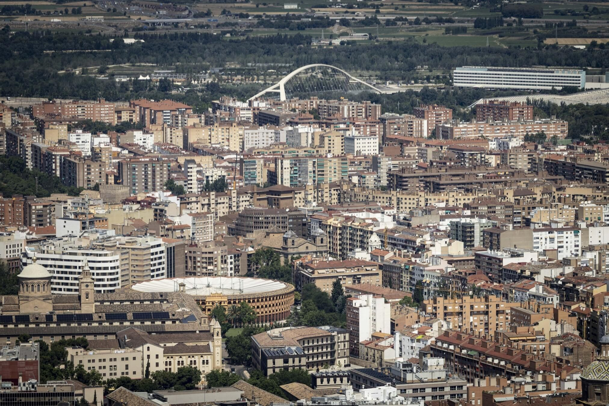 Así se ve Zaragoza desde el helicóptero de la Unidad Aérea de la Policía