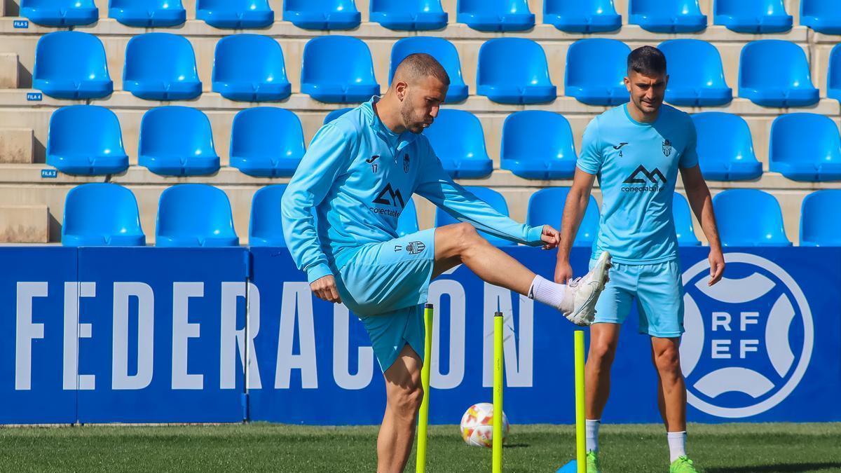 Dioni, durante un entrenamiento en el Estadi Balear esta semana.