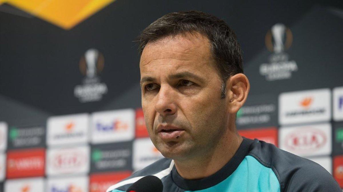 El entrenadr del Villarreal CF, Javier Calleja, en rueda de prensa previa al encuentro de Europa League