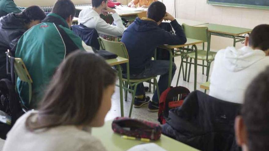 Varios alumnos en un instituto de la provincia de Zamora.