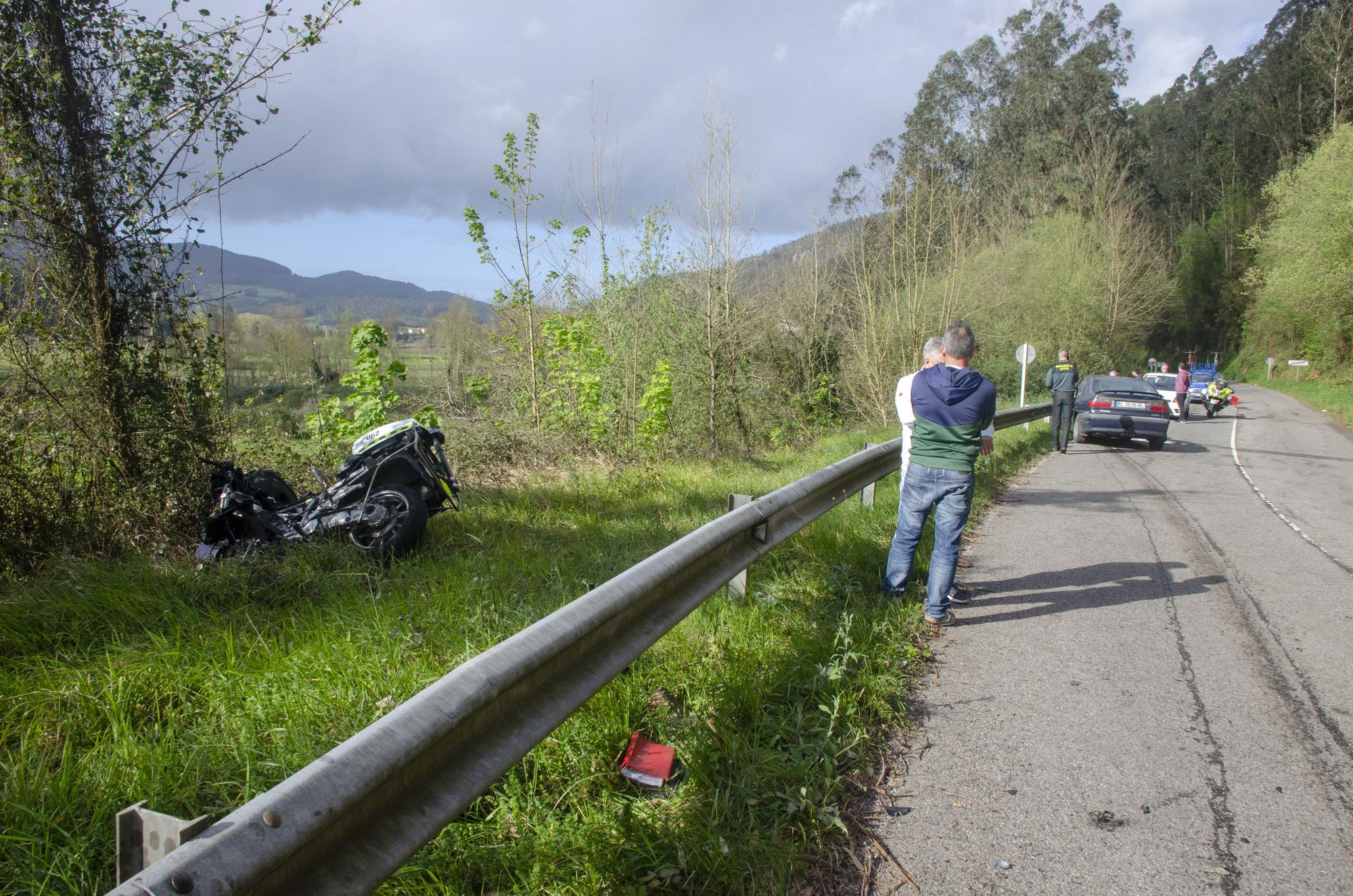 Tragedia en una carrera ciclista en Pravia: un hombre irrumpe con un coche robado y mata a un guardia civil tras arrollarlo