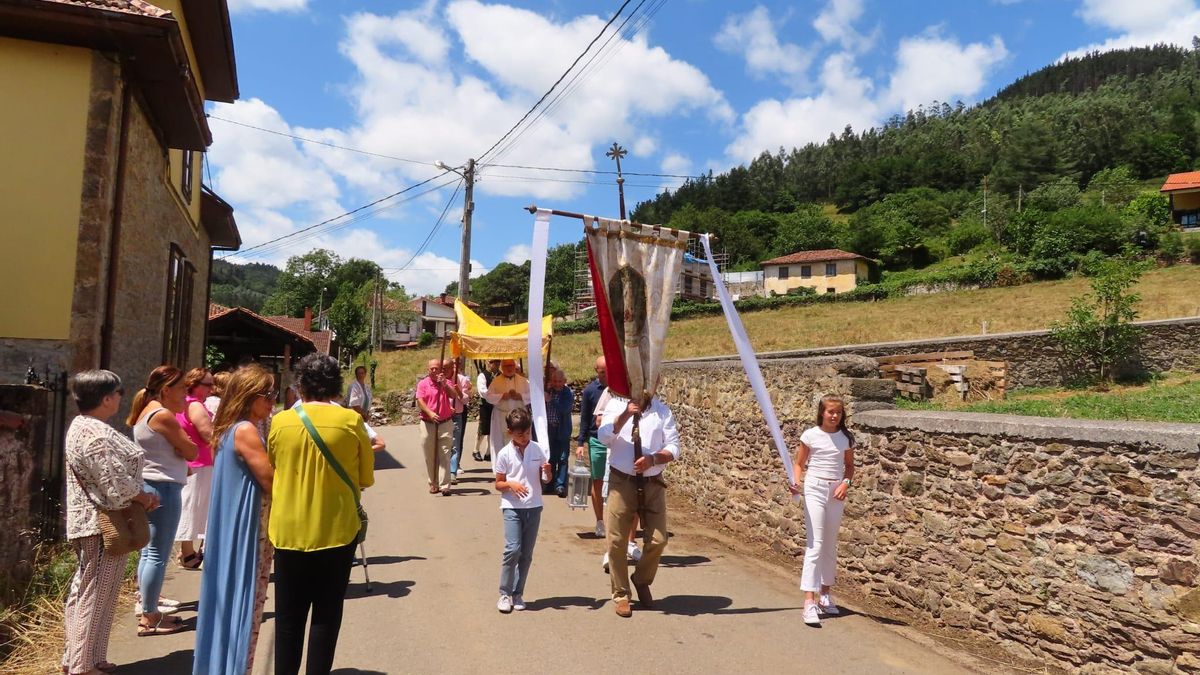 Procesión del Carmen en Camuño.