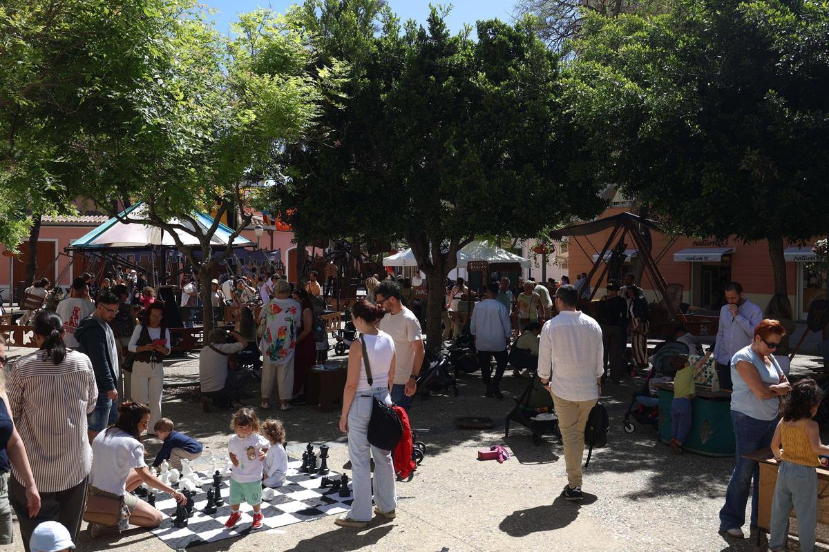 Así se divierten los niños en la Ibiza Medieval