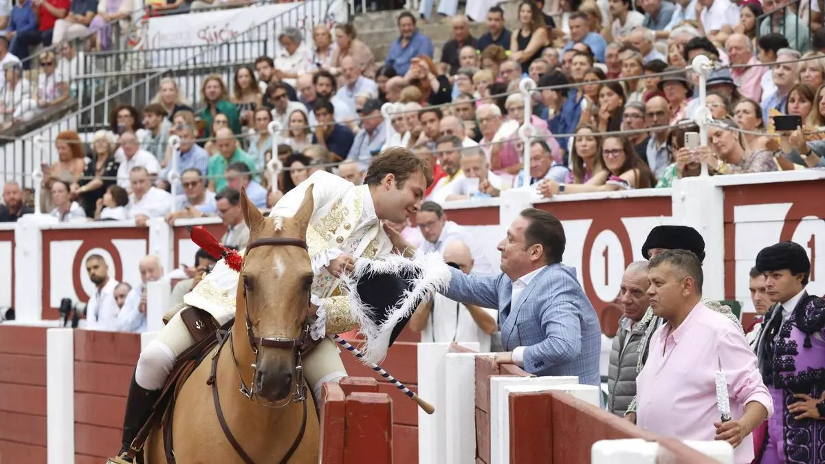 Vídeo: Diego Ventura corta la única oreja en la ilusionante alternativa de Javier Funtanet en Gijón