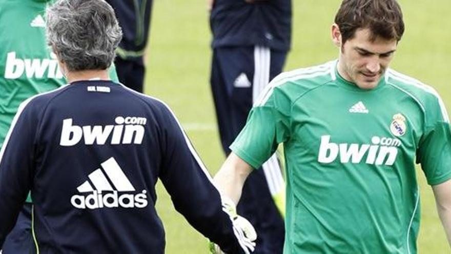 José Mourinho e Iker Casillas.